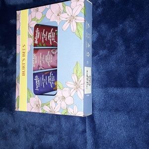 Burts bees handcream. 3 ct.  Nwt!